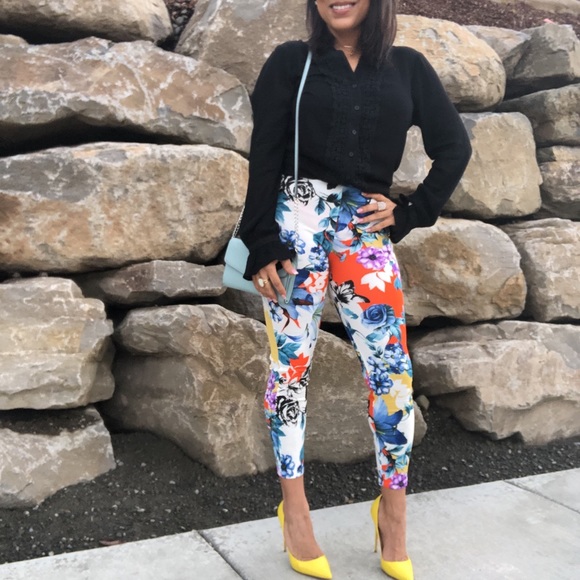 Ivory + blue multicolor floral print leggings - Picture 7 of 8